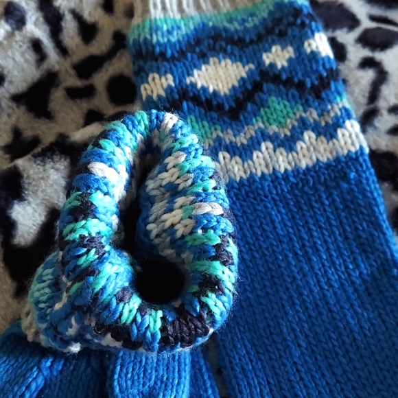 Thick Chunky Gloves with Mid-Forearm Length - Picture 4 of 4